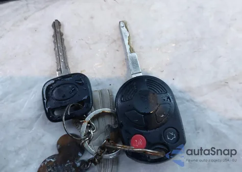 2016 Ford Focus Se z USA, uszkodzony, nr VIN 1FADP3F21GL356625